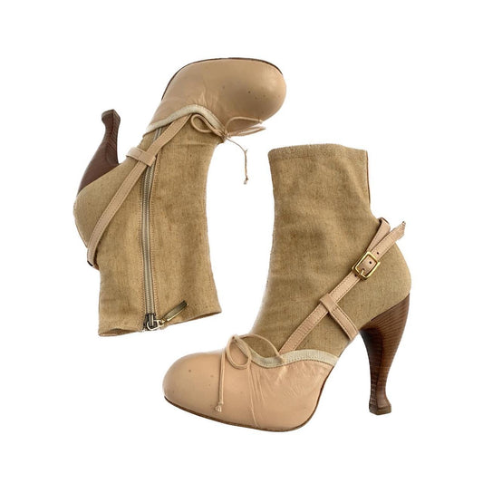 BIOGRAPHY Ballet Heels