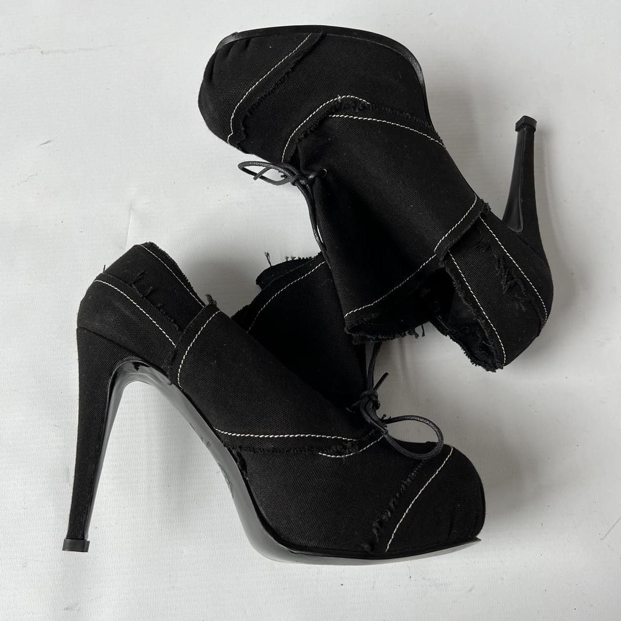 BIOGRAPHY Heels
